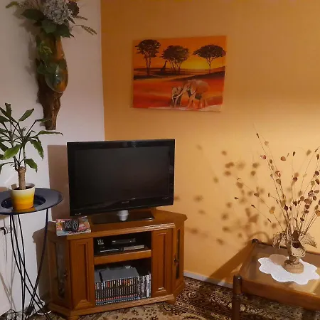 Am Zuckerberg Apartment